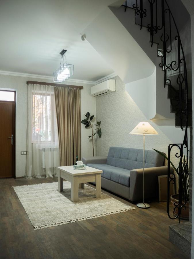 Bonvenon Capsule Hostel Ереван Экстерьер фото